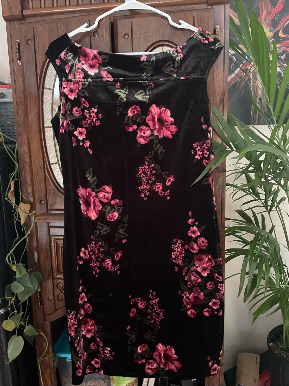 Suzy Shier Black Velvet Midi Dress with Pink Floral Print
